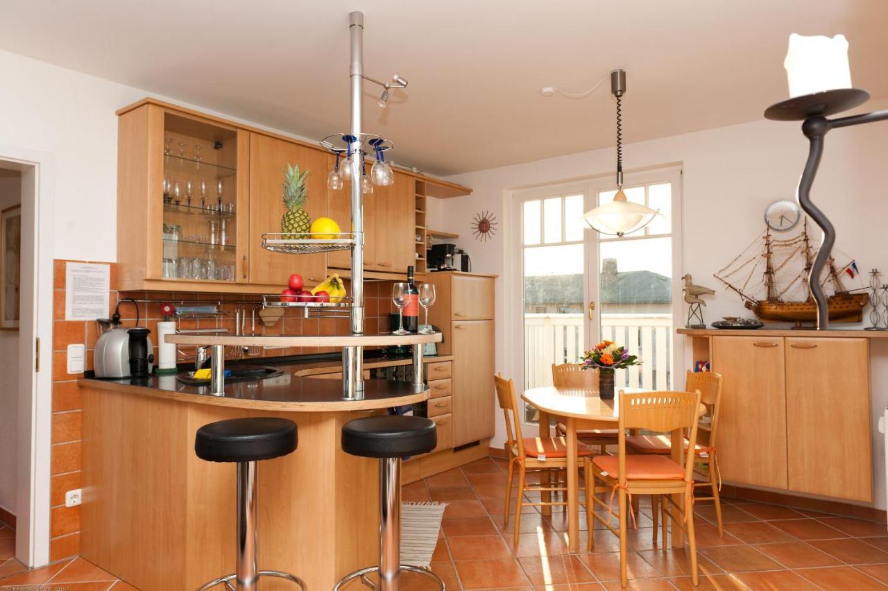 Duene Mit Grosser Sonnenterrasse, Kamin, Wlan Und Tiefgarage Fuer 2-4 Personen