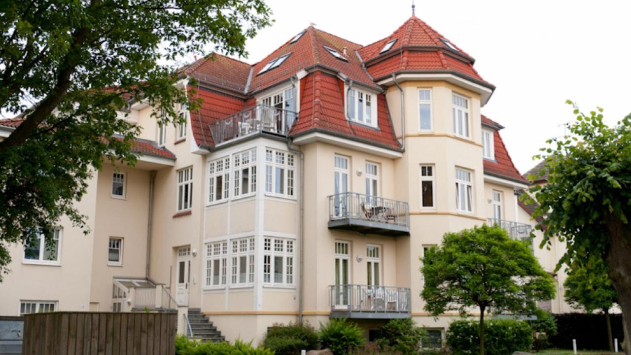 Duene Mit Grosser Sonnenterrasse, Kamin, Wlan Und Tiefgarage Fuer 2-4 Personen Kuehlungsborn