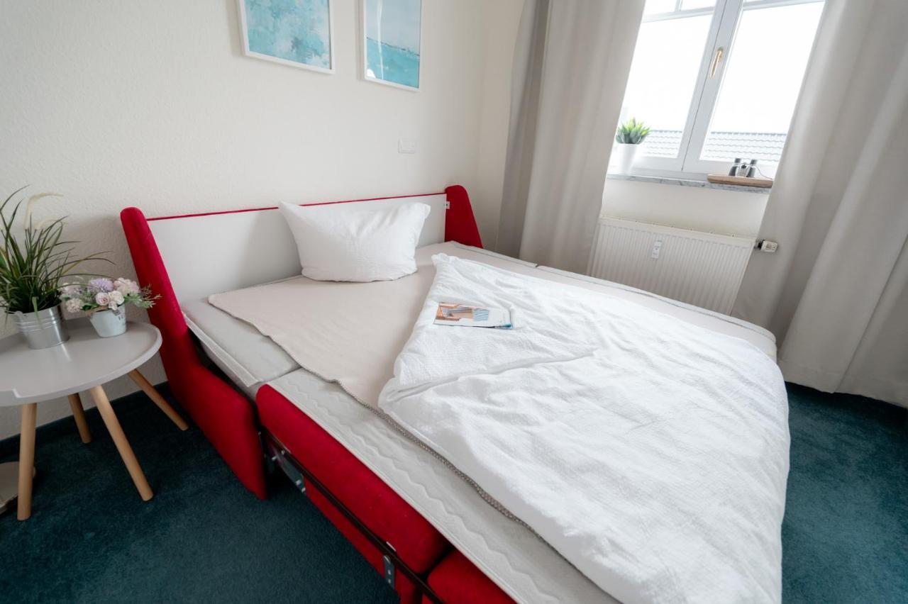Apartment Duene Mit Grosser Sonnenterrasse, Kamin, Wlan Und Tiefgarage Fuer 2-4 Personen *