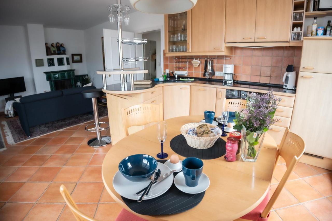 Duene Mit Grosser Sonnenterrasse, Kamin, Wlan Und Tiefgarage Fuer 2-4 Personen Apartment *