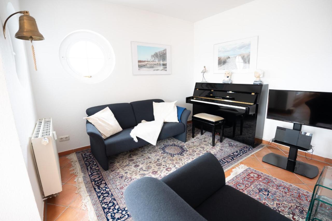 Duene Mit Grosser Sonnenterrasse, Kamin, Wlan Und Tiefgarage Fuer 2-4 Personen Kuehlungsborn